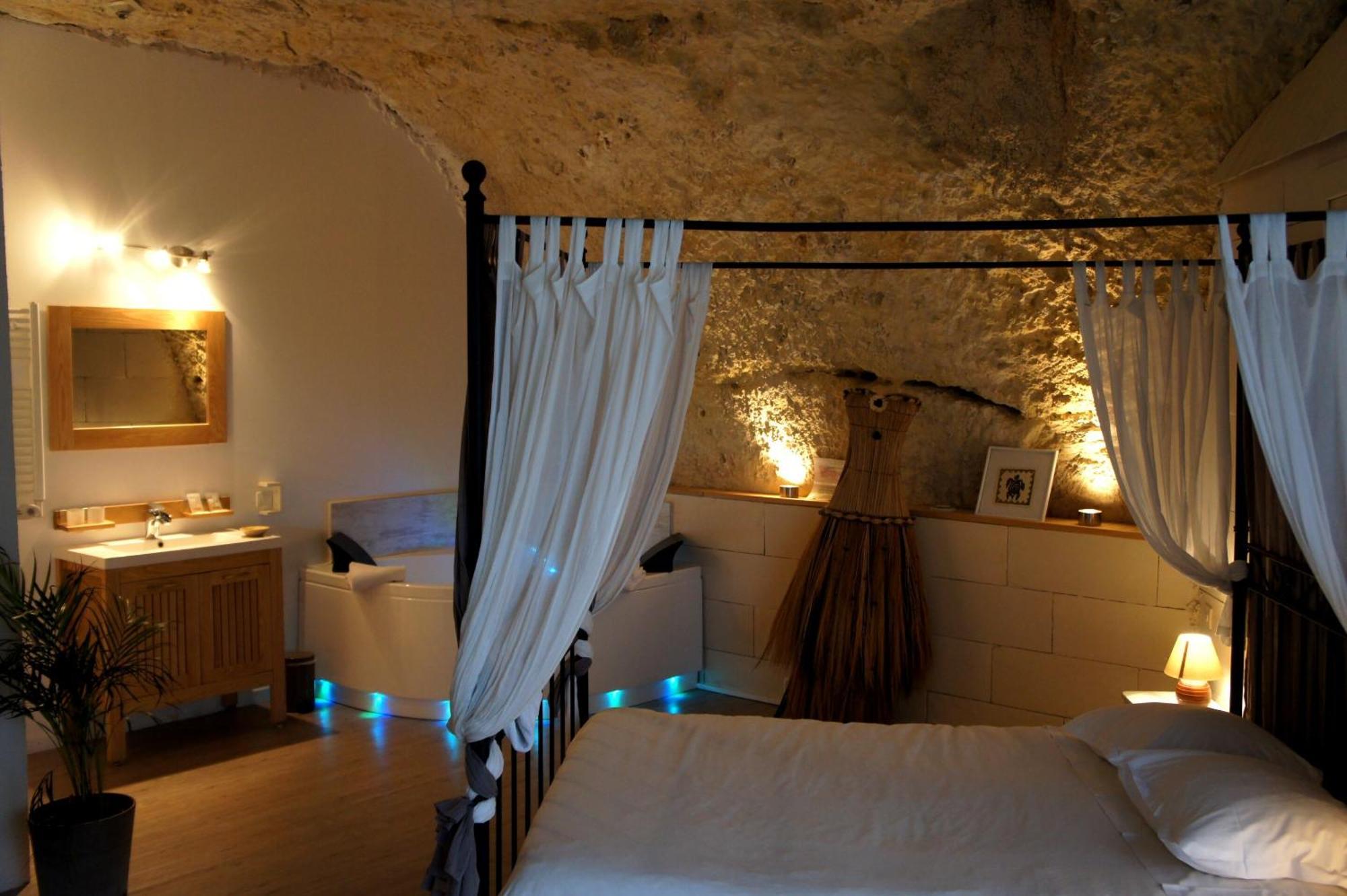Chambres D'Hotes Troglodytes Le Clos De L'Hermitage 阿姆博斯 外观 照片